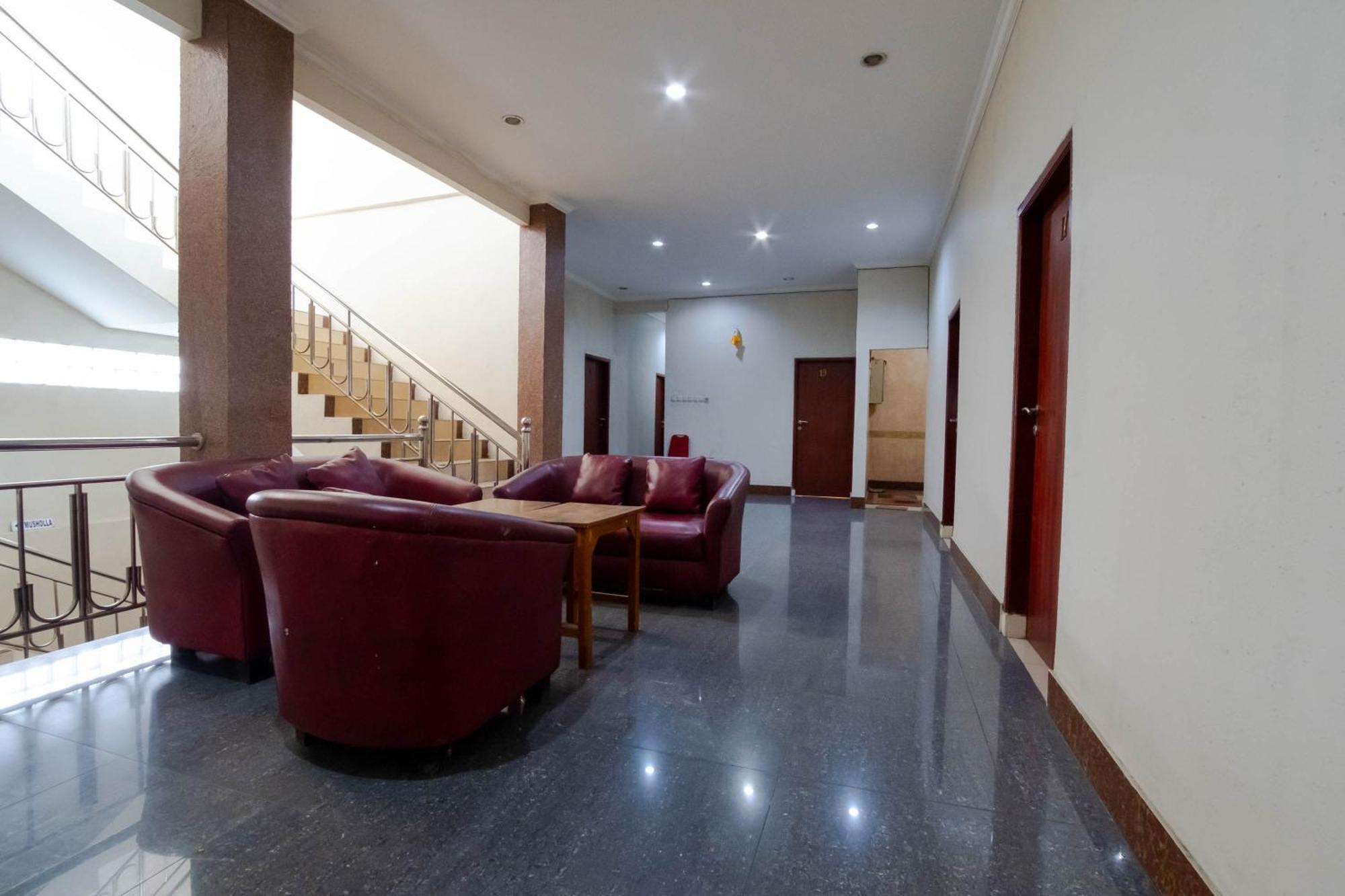 Nusa Indah Syariah Hotel Bandara By Abdihome Тангеранг Экстерьер фото