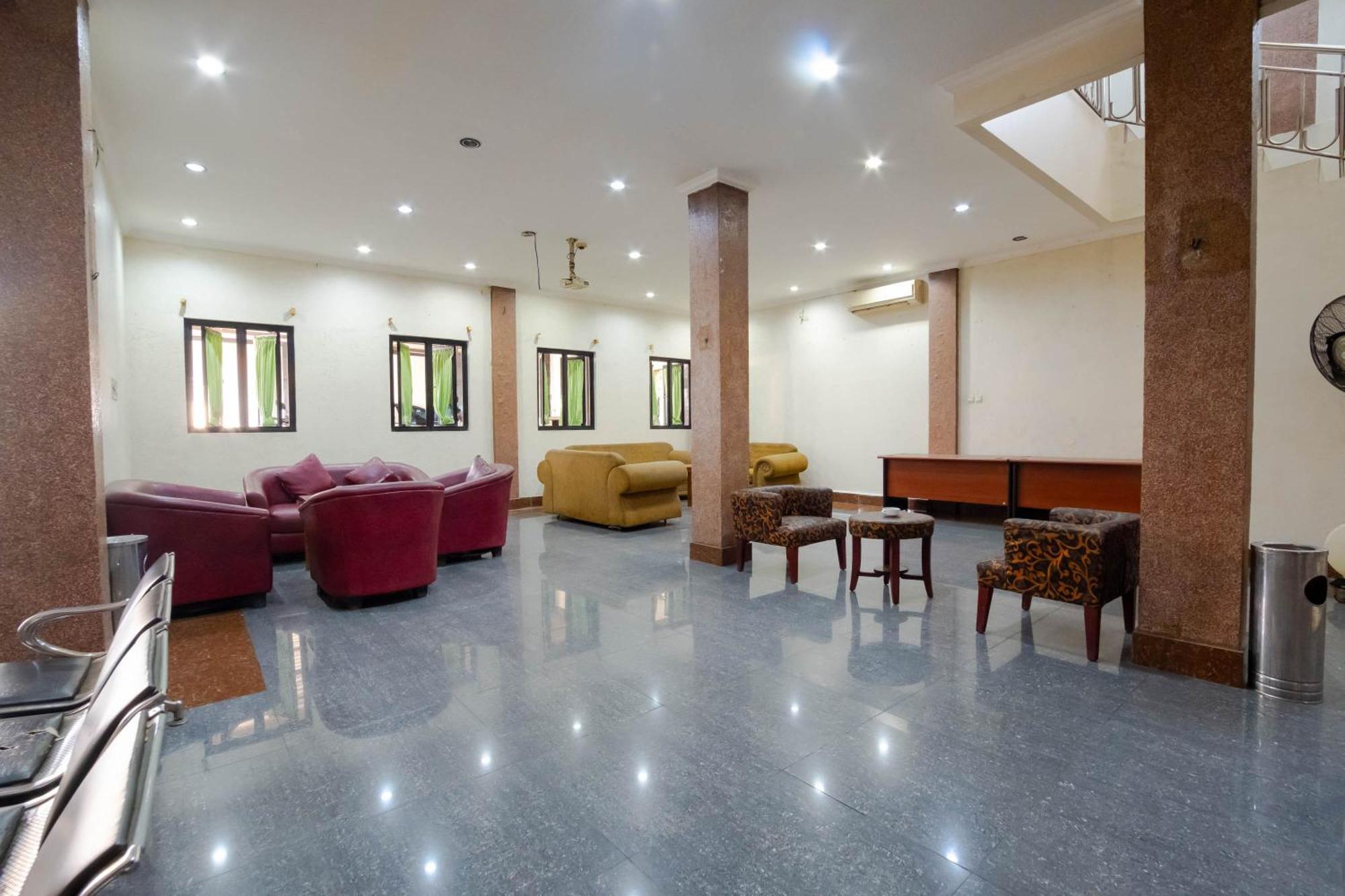 Nusa Indah Syariah Hotel Bandara By Abdihome Тангеранг Экстерьер фото